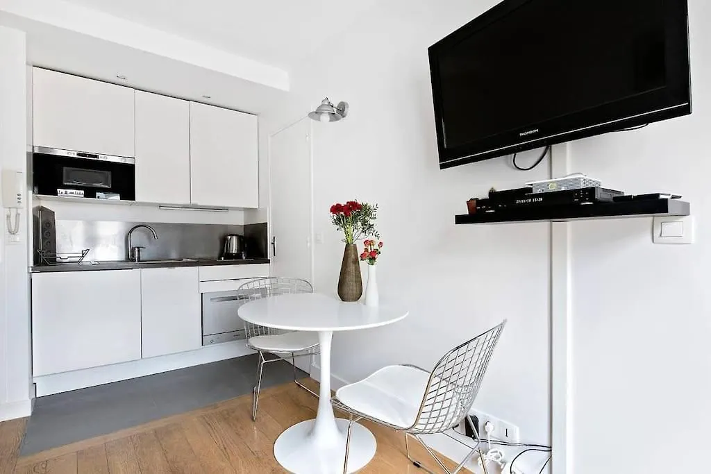 Superbe Studio Avec Balcon Au Coeur De Montorgueil París Apartamento